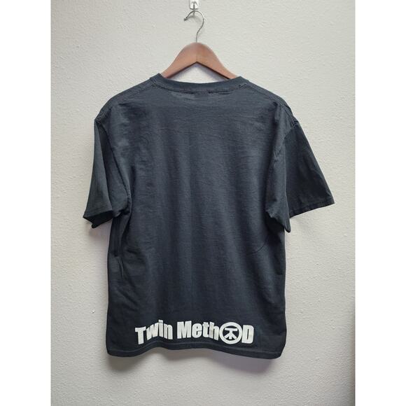 Y2K Twin Method Band Tee Large Black Logo Graphic Rock Metal Concert Shirt - Picture 4 of 7